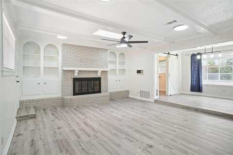 7240 Jewell Avenue, Fort Worth, TX 76112
