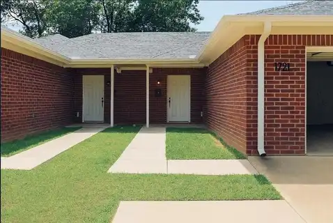 1721 Division Street, Commerce, TX 75428