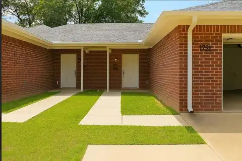 1721 Division Street, Commerce, TX 75428