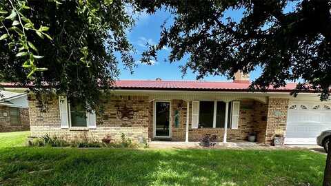 1209 Park Street, Seymour, TX 76380
