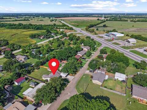 807 Texas Street, Trenton, TX 75490