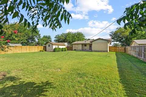 807 Texas Street, Trenton, TX 75490