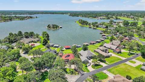 101 Sarsi Cove, Gainesville, TX 76240