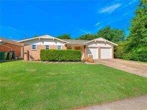 218 Tanglewood Drive, Yukon, OK 73099
