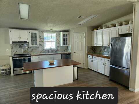6686 YEDRA AVE, Fort Pierce, FL 34951