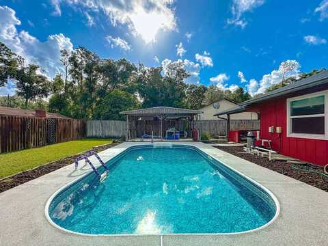 102 W Flamingo Dr, Palatka, FL 32177