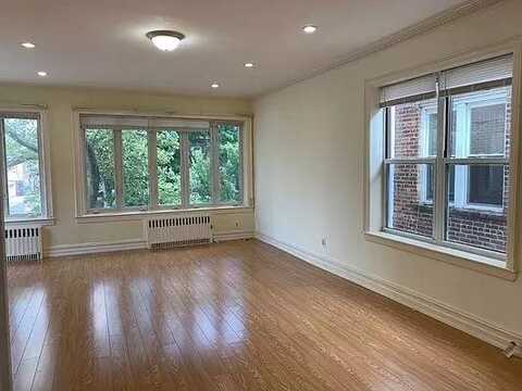 7022 6th Ave, Brooklyn, NY 11209