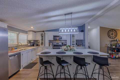 2422 Crescent Wood Rd, Navarre, FL 32566