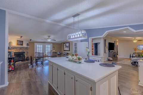 2422 Crescent Wood Rd, Navarre, FL 32566