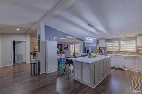 2422 Crescent Wood Rd, Navarre, FL 32566