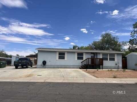 917 Cathedral Ave, Page, AZ 86040