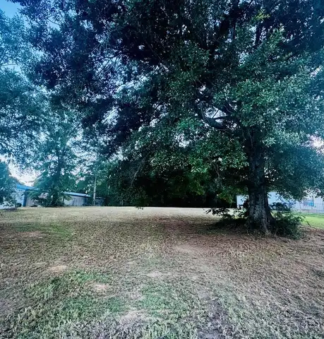 1302 South Main St., Poplarville, MS 39470