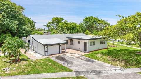 301 NW 38th St, Deerfield Beach, FL 33064