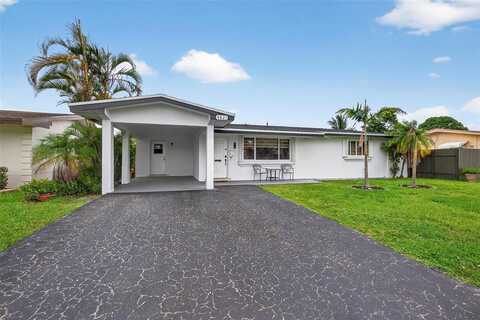 8821 NW 11th Ct, Pembroke Pines, FL 33024