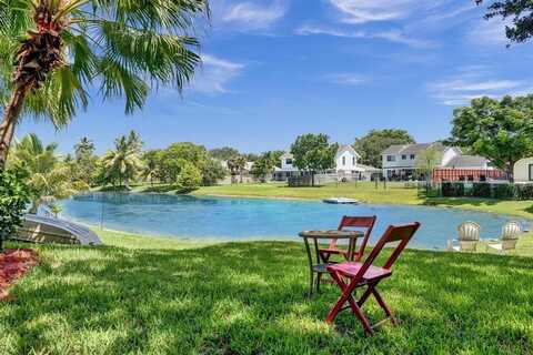 10582 Grove Pl, Cooper City, FL 33328