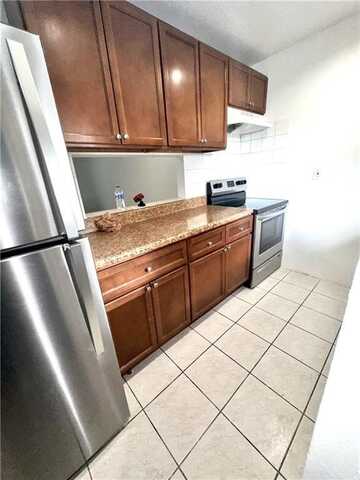 5708 Blueberry Ct, Fort Lauderdale, FL 33313