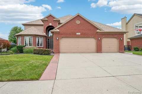 21682 Phoenix Drive, Macomb, MI 48044