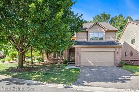 6630 Heron Point, West Bloomfield, MI 48323