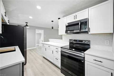 916 Deep Creek Boulevard, Chesapeake, VA 23323