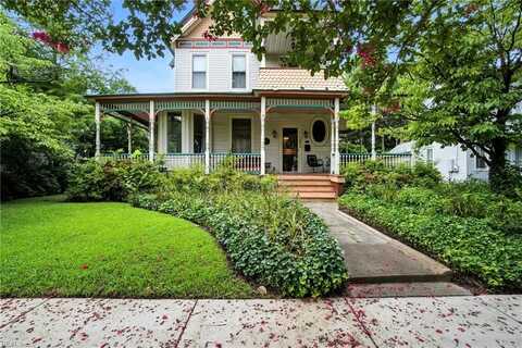 1044 Chesapeake Avenue, Chesapeake, VA 23324