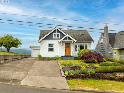 200 COLUMBIA ST, Cathlamet, WA 98612