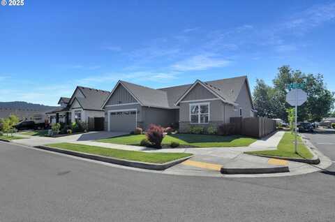 1004 S 46TH ST, Springfield, OR 97478