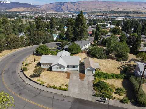 1835 W SCENIC DR, The Dalles, OR 97058