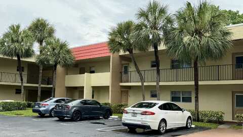 2800 Fiore Way, Delray Beach, FL 33445