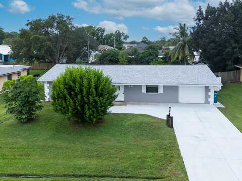 242 NW Lincoln Avenue, Port Saint Lucie, FL 34983