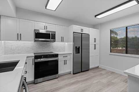 6866 Huntington Lane, Delray Beach, FL 33446