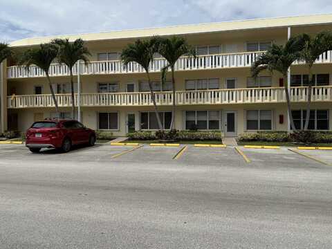 212 Wellington E, West Palm Beach, FL 33417