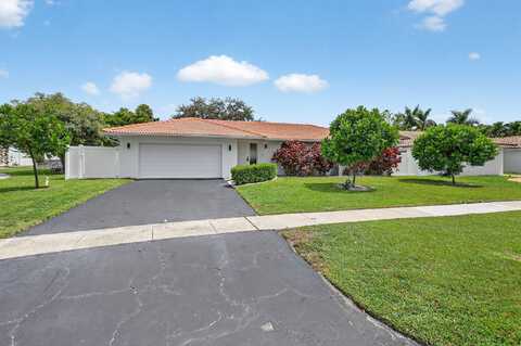 20833 Sonrisa Way, Boca Raton, FL 33433