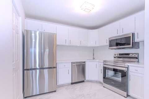 510 Shady Pine Way, Greenacres, FL 33415