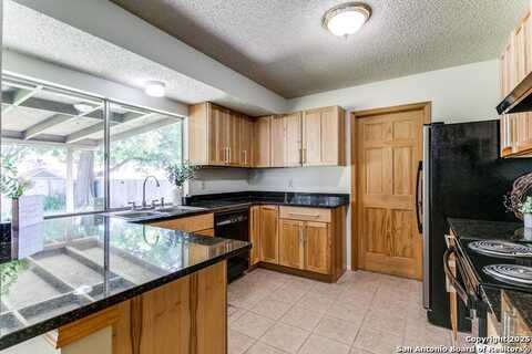 5830 Oak Run St., San Antonio, TX 78233