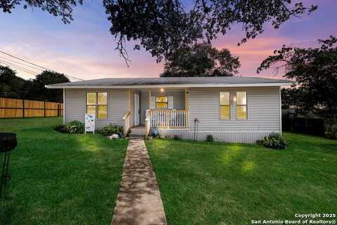 4315 Prelude Pass Dr, Elmendorf, TX 78112