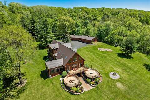 S1555 Farra Road, La Valle, WI 53941