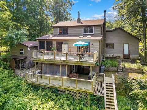 E4524 W Redstone Drive, La Valle, WI 53941