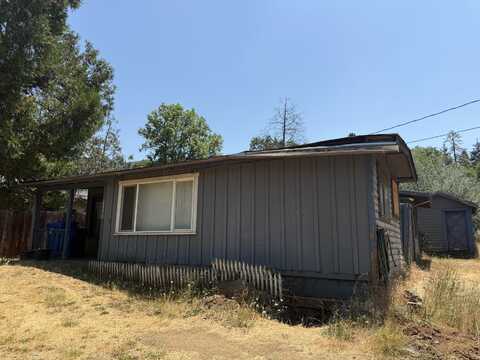 2855 Hamilton Lane, Grants Pass, OR 97527