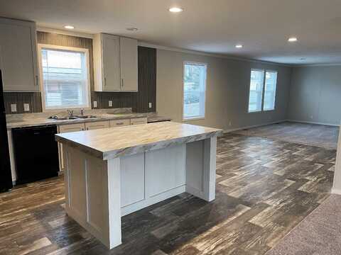 40079 Canvey Ct, Sterling Heights, MI 48310