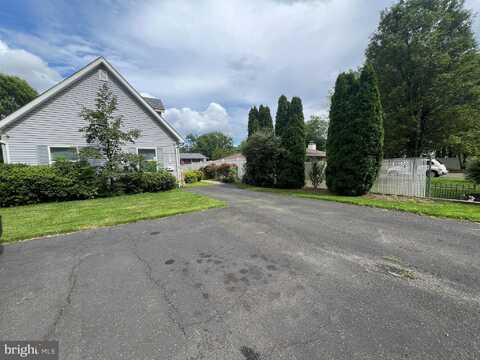 473 MONROE, LANGHORNE, PA 19047