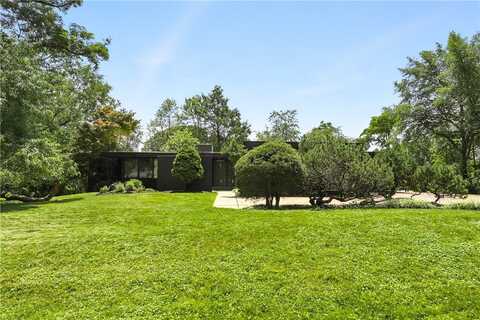 30 Highland Dr, Ben Avon Heights, PA 15202