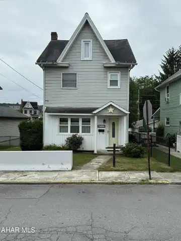 505 Oak Street, Tyrone, PA 16686