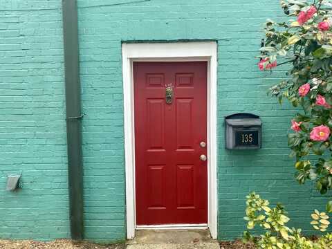 135 Laurens Street SW, Aiken, SC 29801