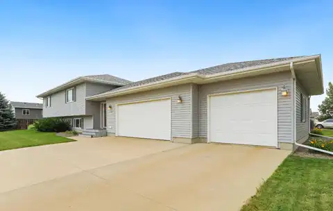 1306 S 12th Street, Aberdeen, SD 57401