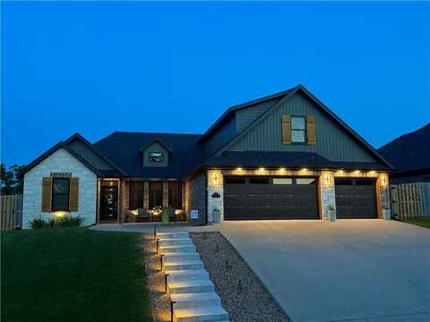 1810 NE Chaucer ST, Bentonville, AR 72712