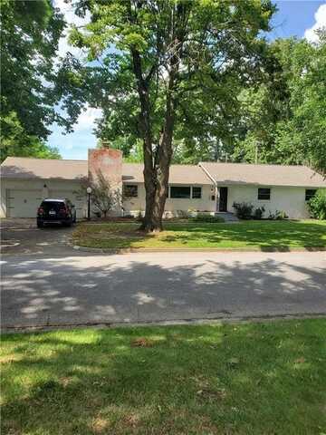 126 Rogers Circle DR, Springdale, AR 72764