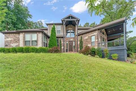 576 Champion DR, Fayetteville, AR 72703