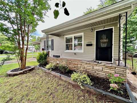 1208 Front ST, Dardanelle, AR 72834