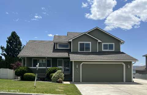 5002 Overbluff Dr, Yakima, WA 98901