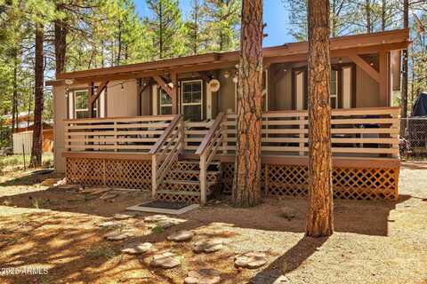 2887 Tracy Road, Overgaard, AZ 85933